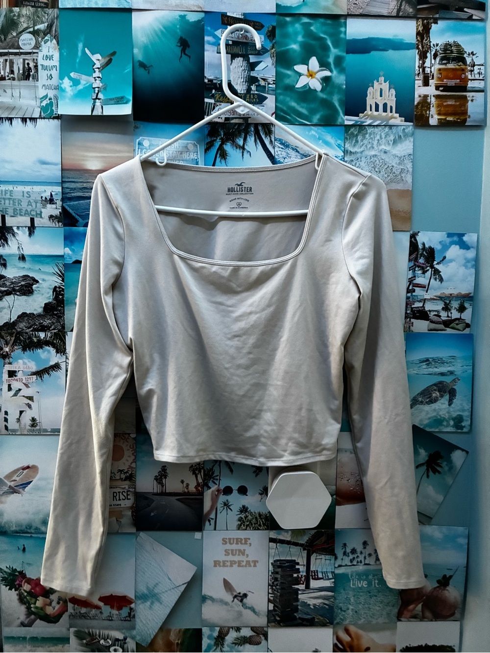 Hollister Cream Square-Neck Long-Sleeve Crop Top